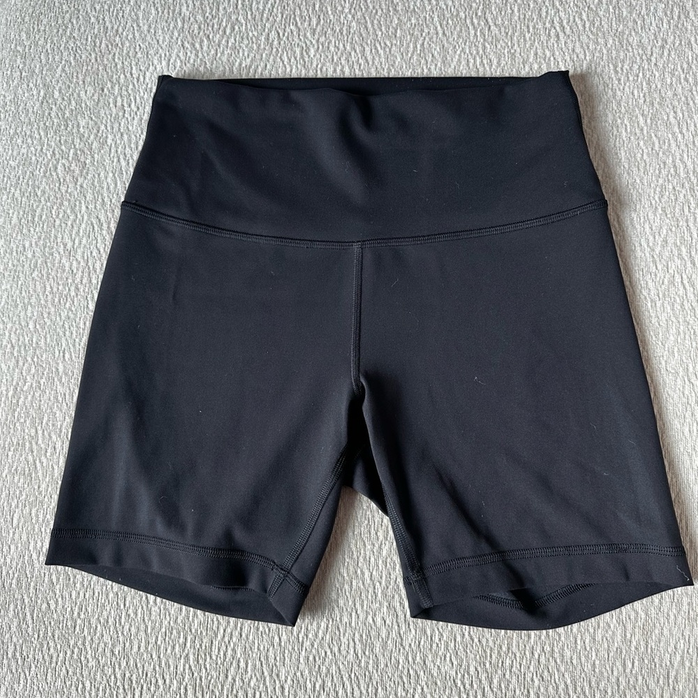 Wunder Train High-Rise Short 6"  SIZE 8